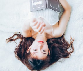 怀孕初期胸涨容易生男孩还是女（怀孕早期胸涨生男生女）